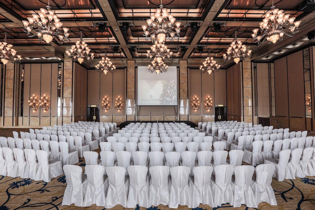 Four Seasons Hotel Хонконг Екстериор снимка